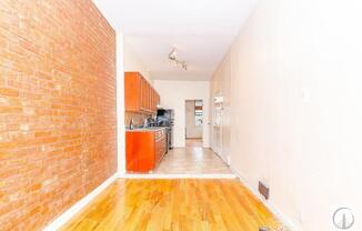 2 beds, 1 bath, $3,300, Unit 3L