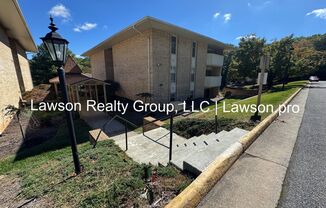 Two Bedroom Condo w/ Updated Kitchen in Hunting Hills