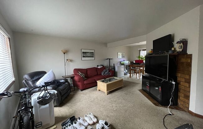 1624 AZALEA DR