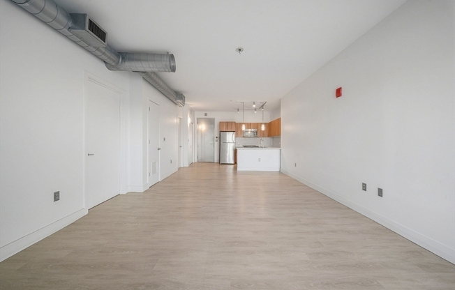 1 bed, 1 bath, 814 sqft, $3,400, Unit 410