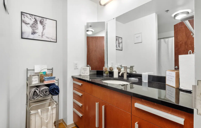 1 bed, 1 bath, 790 sqft, $1,100, Unit 212