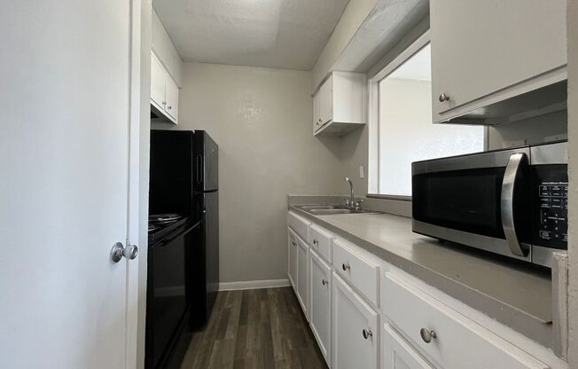 1 bed, 1 bath, $850, Unit UNIT 8