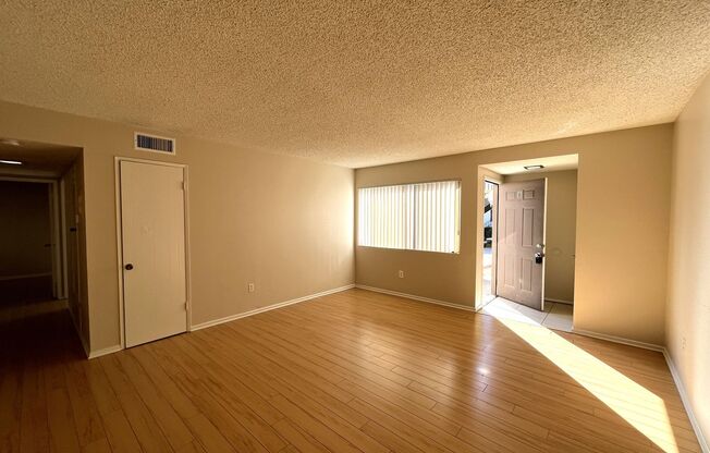 2 beds, 2 baths, $2,695, Unit B