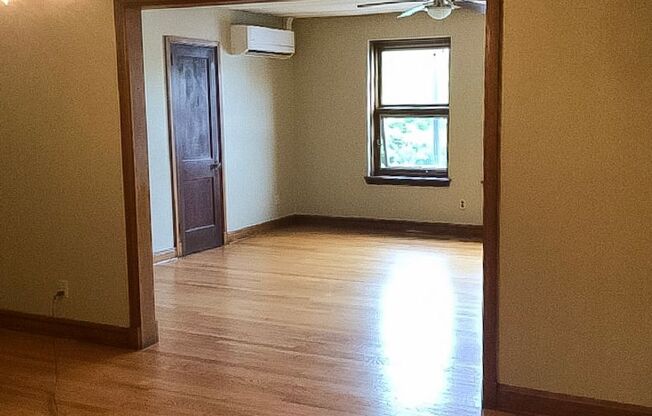 2 beds, 1 bath, $1,000