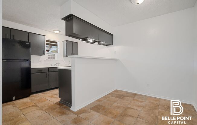 3 beds, 2 baths, 1,100 sqft, $820, Unit 8D