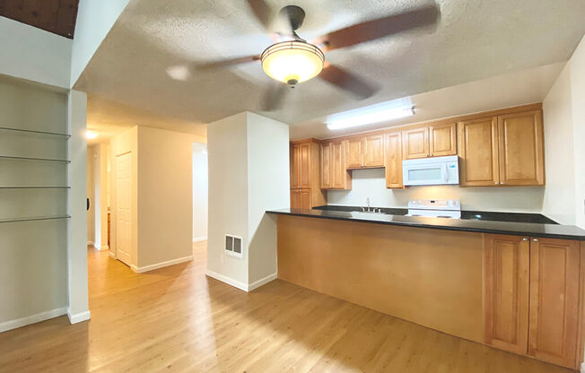 Ceiling Fan In Living Room at Castlewood, Walnut Creek