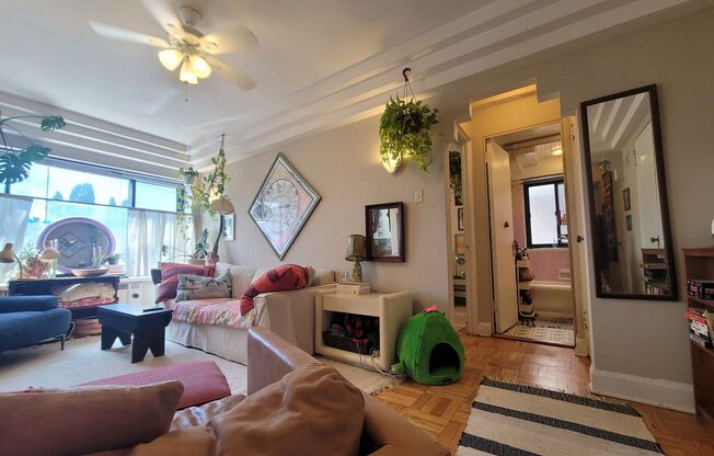 1 bed, 1 bath, $1,095, Unit 110