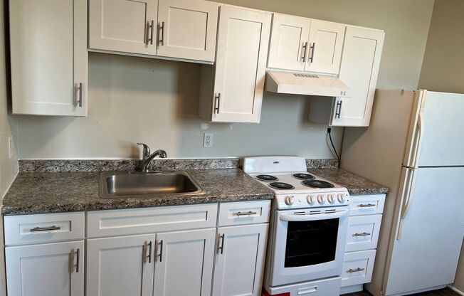 1 bed, 1 bath, $795, Unit 2