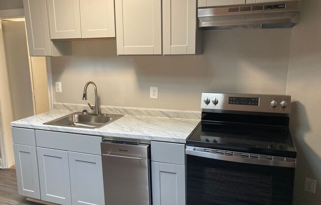 Studio, 1 bath, 450 sqft, $1,149, Unit 50-4