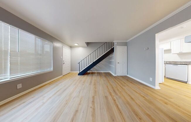 2 beds, 1 bath, 715 sqft, $2,450, Unit 418-1