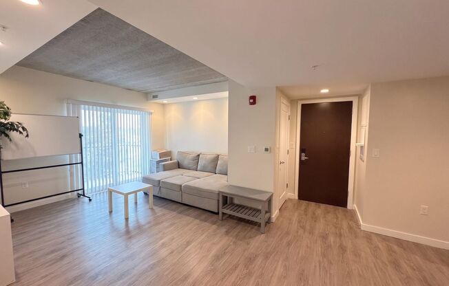 2 beds, 1 bath, 826 sqft, $2,600, Unit 510