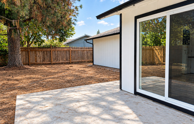 3 beds, 2 baths, $2,595