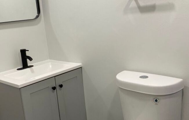 1 bed, 1 bath, 750 sqft, $1,695, Unit B02