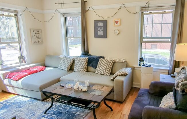 2 beds, 1 bath, 1,030 sqft, $1,950, Unit 5103-2