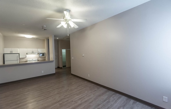 1 bed, 1 bath, 734 sqft, $1,426, Unit 105