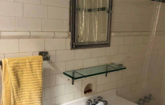 1 bed, 1 bath, 550 sqft, $1,375, Unit 402