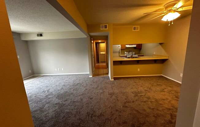 1 bed, 1 bath, 755 sqft, $1,100, Unit 5728E