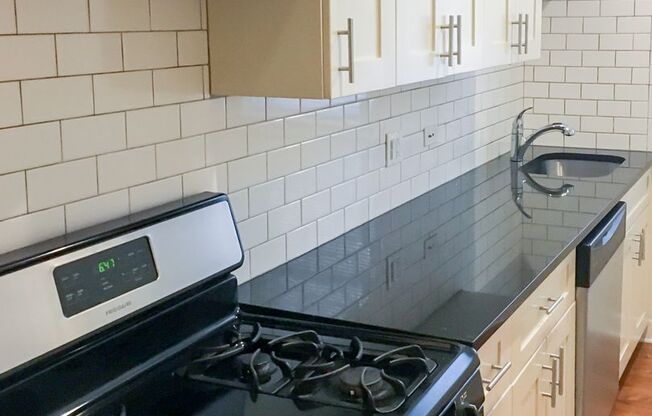 2 beds, 1 bath, 730 sqft, $2,895, Unit 855-1W