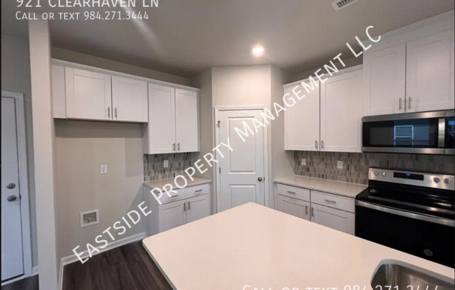 921 CLEARHAVEN LN