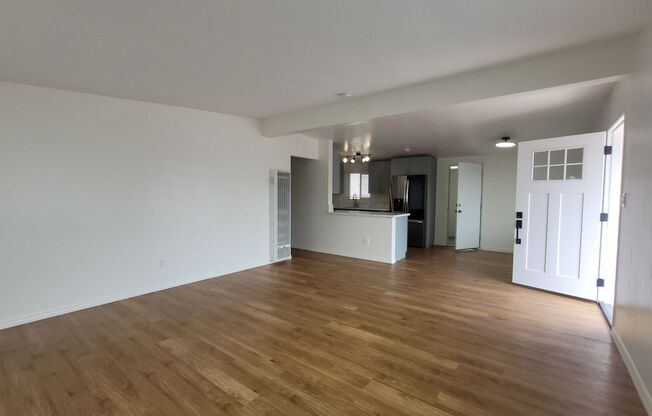 Imperial Beach - Newly Renovated Bungalow