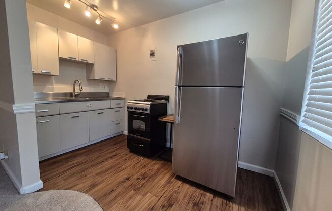 Studio, 1 bath, $1,425, Unit 212