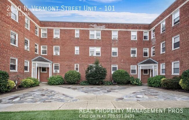 2040 N Vermont St
