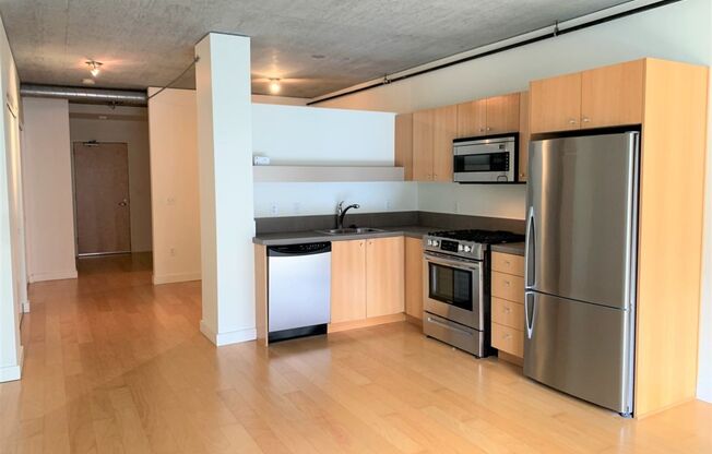 Studio, 1 bath, $1,450