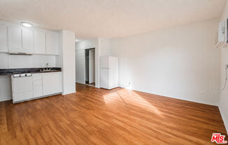 500 S HOBART BLVD