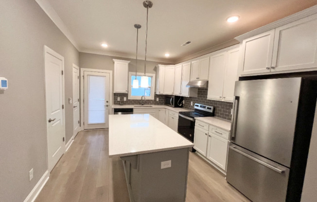 465 PORTSDALE DR