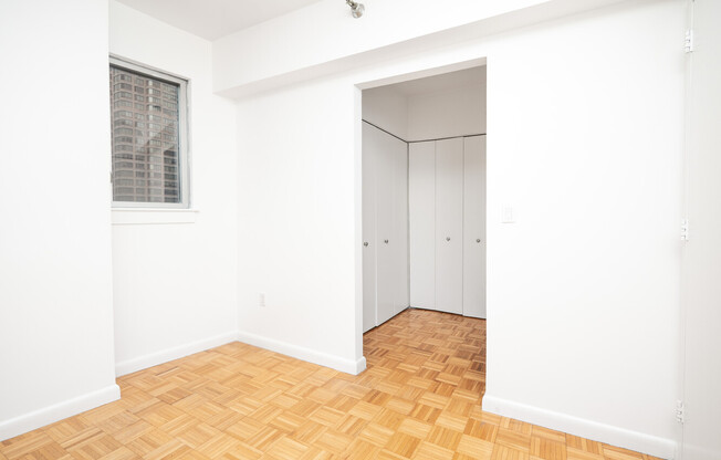 3 beds, 2 baths, 1,295 sqft, $8,250, Unit 19A