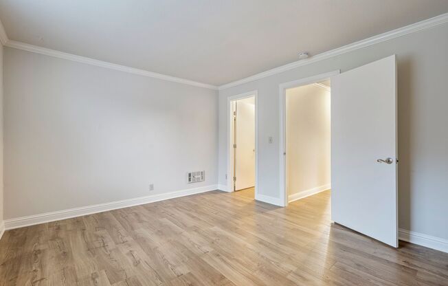 2 beds, 1 bath, 864 sqft, $2,695, Unit 302