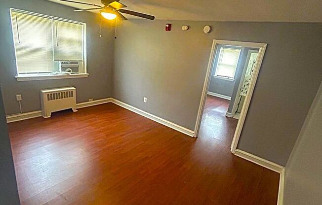 1 bed, 1 bath, $1,100, Unit Apt. 2