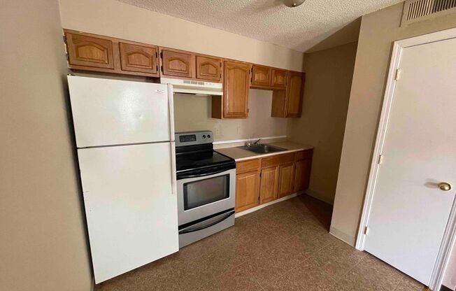 1 bed, 1 bath, 560 sqft, $500