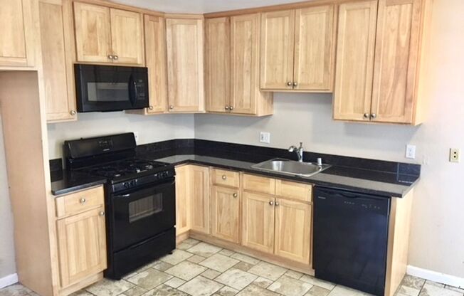 Great 3 bed 1.5 bath House with Garage in Richmond -- COMING SOON !!!