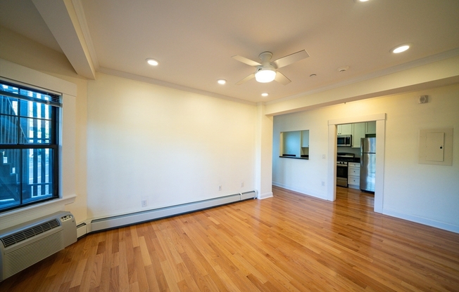 2 beds, 1 bath, $3,650, Unit 12