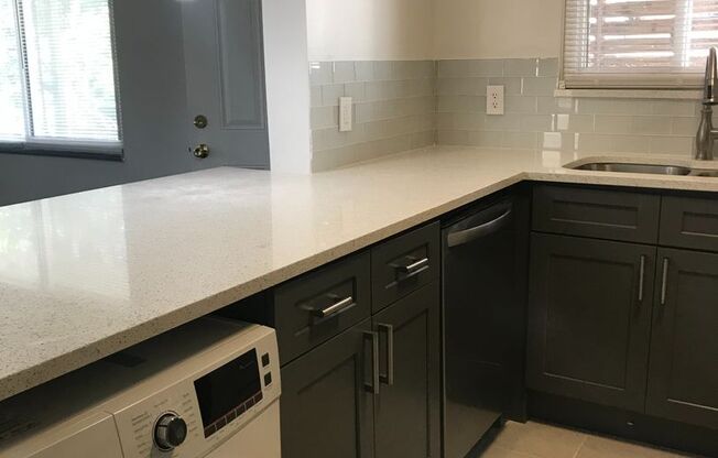 1 bed, 1 bath, 750 sqft, $1,199, Unit 04