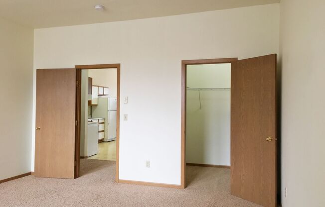 2 beds, 1 bath, $845, Unit 3