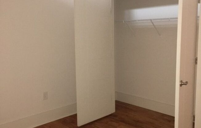 1 bed, 1 bath, 744 sqft, $1,275, Unit W205