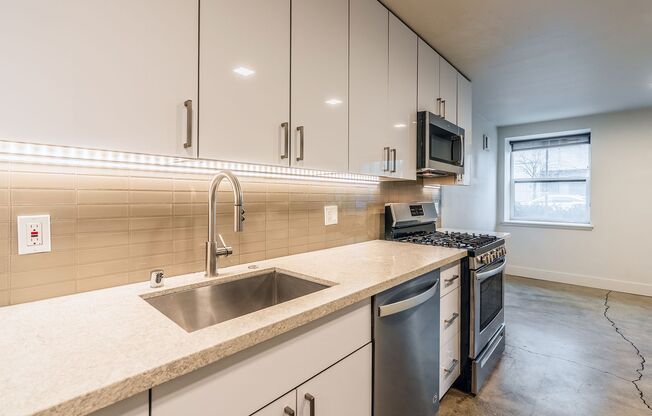Studio, 1 bath, 287 sqft, $1,325, Unit 103