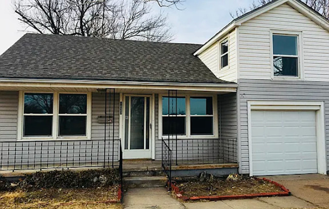 3 beds, 1 bath, $1,025