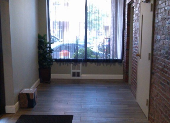 Studio, 1 bath, 360 sqft, $1,900, Unit 5B