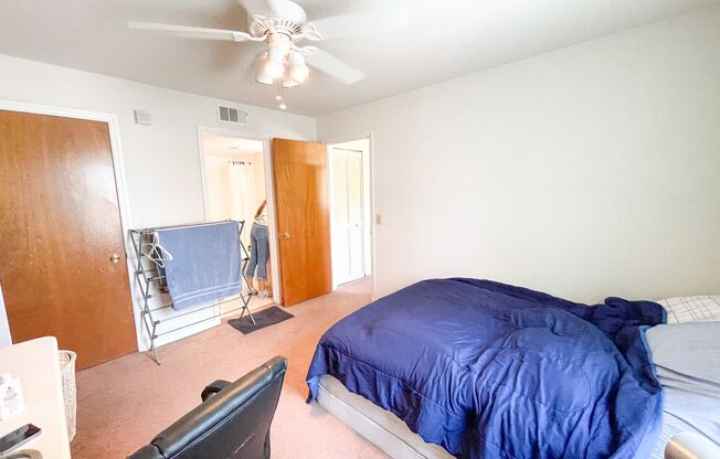 1 bed, 1 bath, $1,250, Unit Unit 913