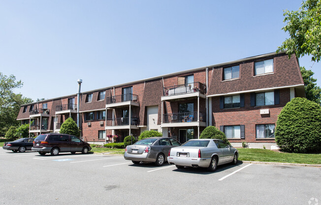Welcome to Oak Ridge Village!