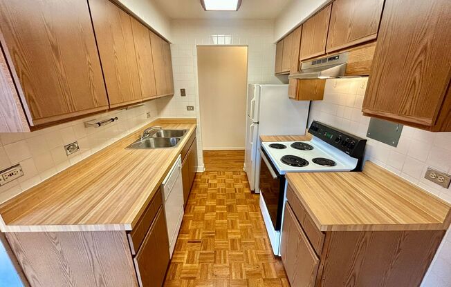 1 bed, 1 bath, 700 sqft, $2,035, Unit 531-521