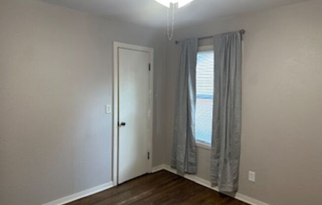 2 beds, 1 bath, $1,195