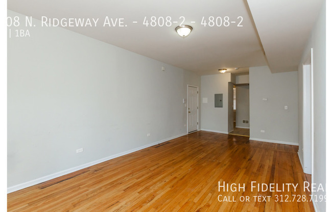4808 N Ridgeway Ave