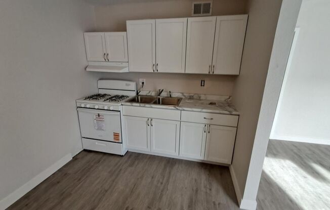 1414/1416 Oakland Rd NE (Cedar Rapids,IA)