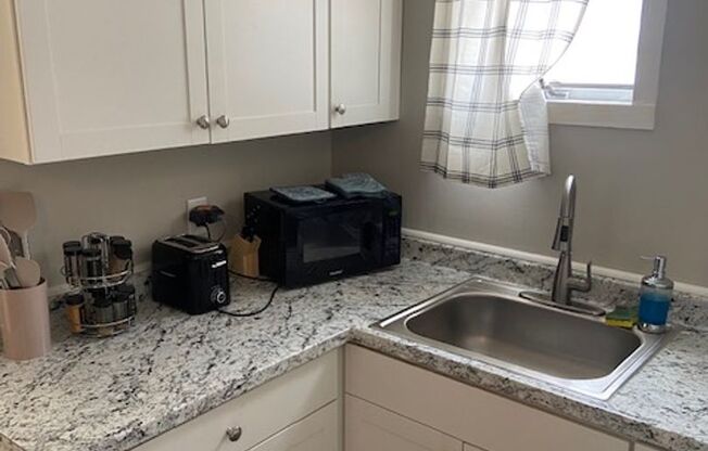 1 bed, 1 bath, 800 sqft, $1,200, Unit Unit 1