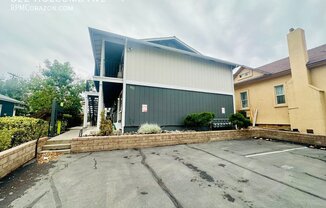 822 HOLCOMB AVE