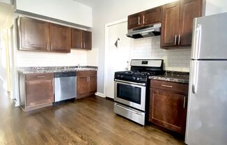 900 Montrose